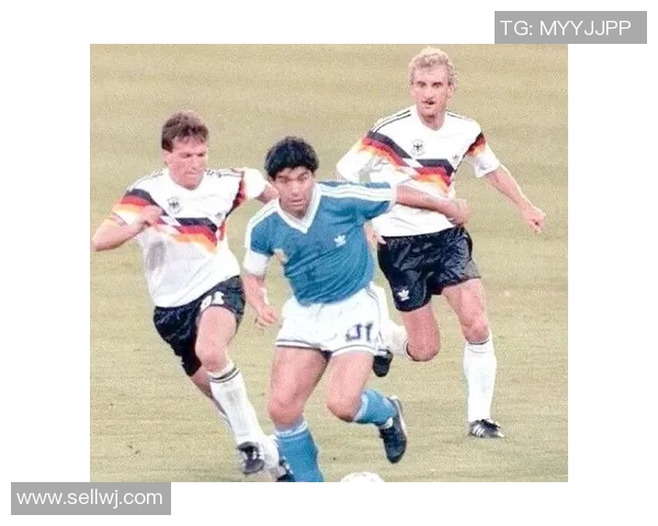 足球传奇大罗的精彩瞬间与经典时刻回顾 足球传奇大罗的精彩瞬间与经典时刻回顾